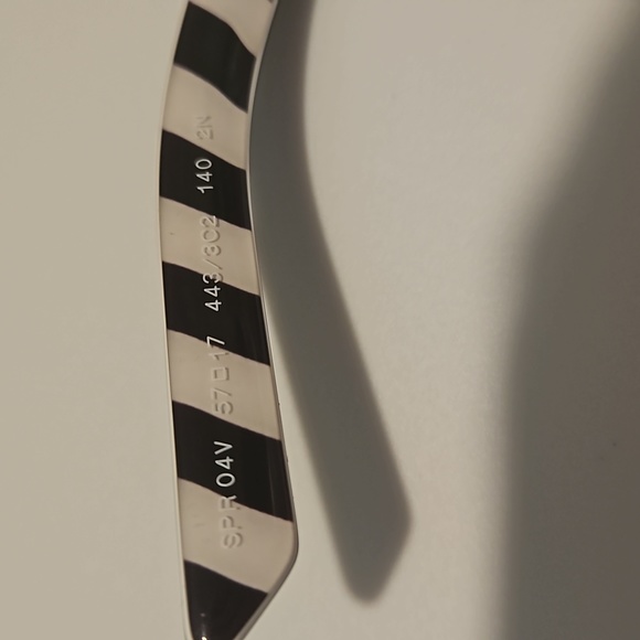 NWT Authentic Prada sunglasses with case and 2 cleaning cloth - Picture 8 of 9